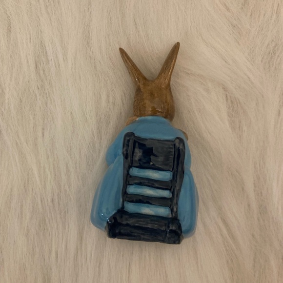 Royal Doulton Beatrix Potter “Mrs. Rabbit & Bunnies” - Picture 7 of 11